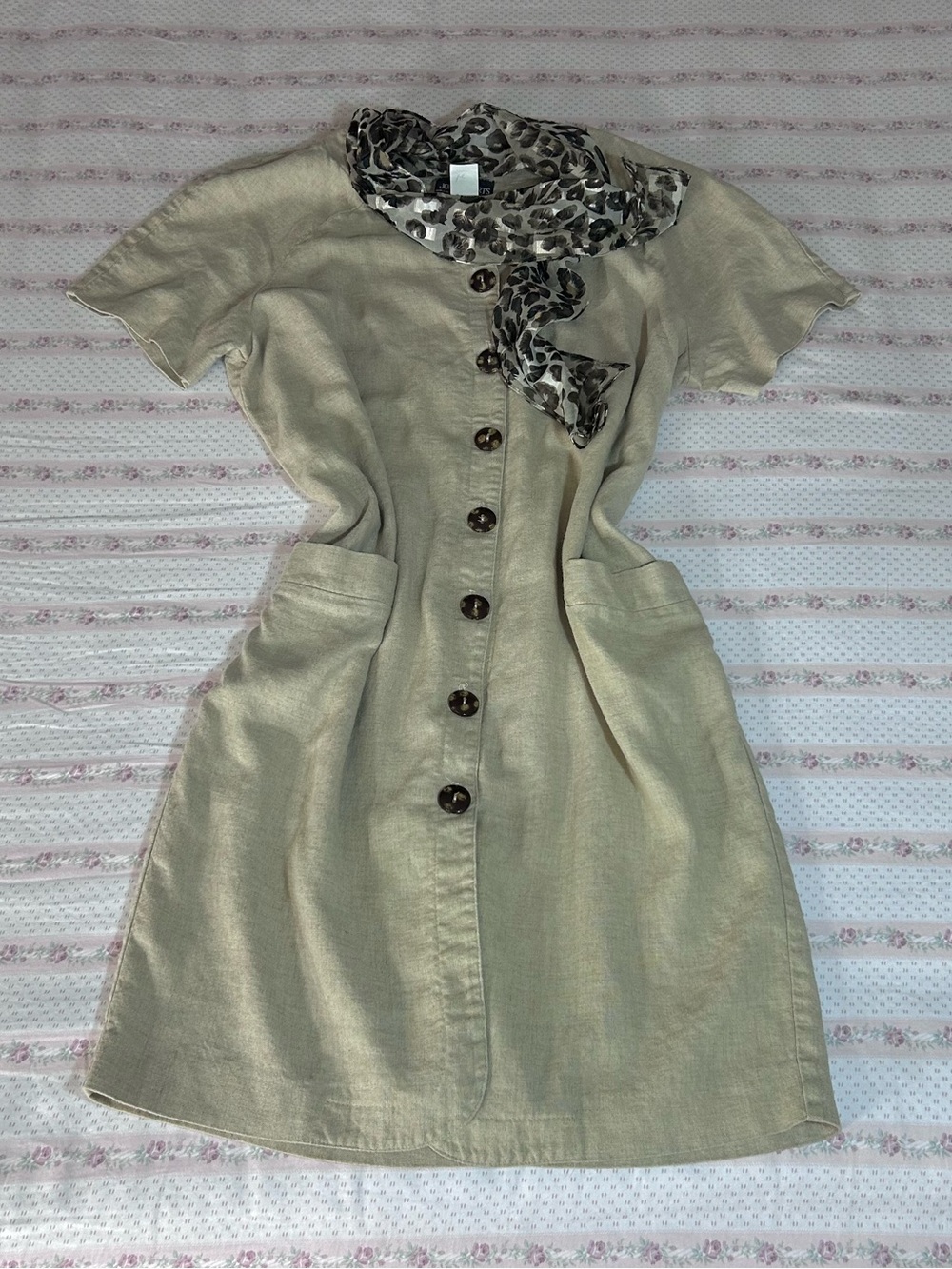 Beige Short-Sleeve Button-Front Midi Dress with Leopard Scarf Accent